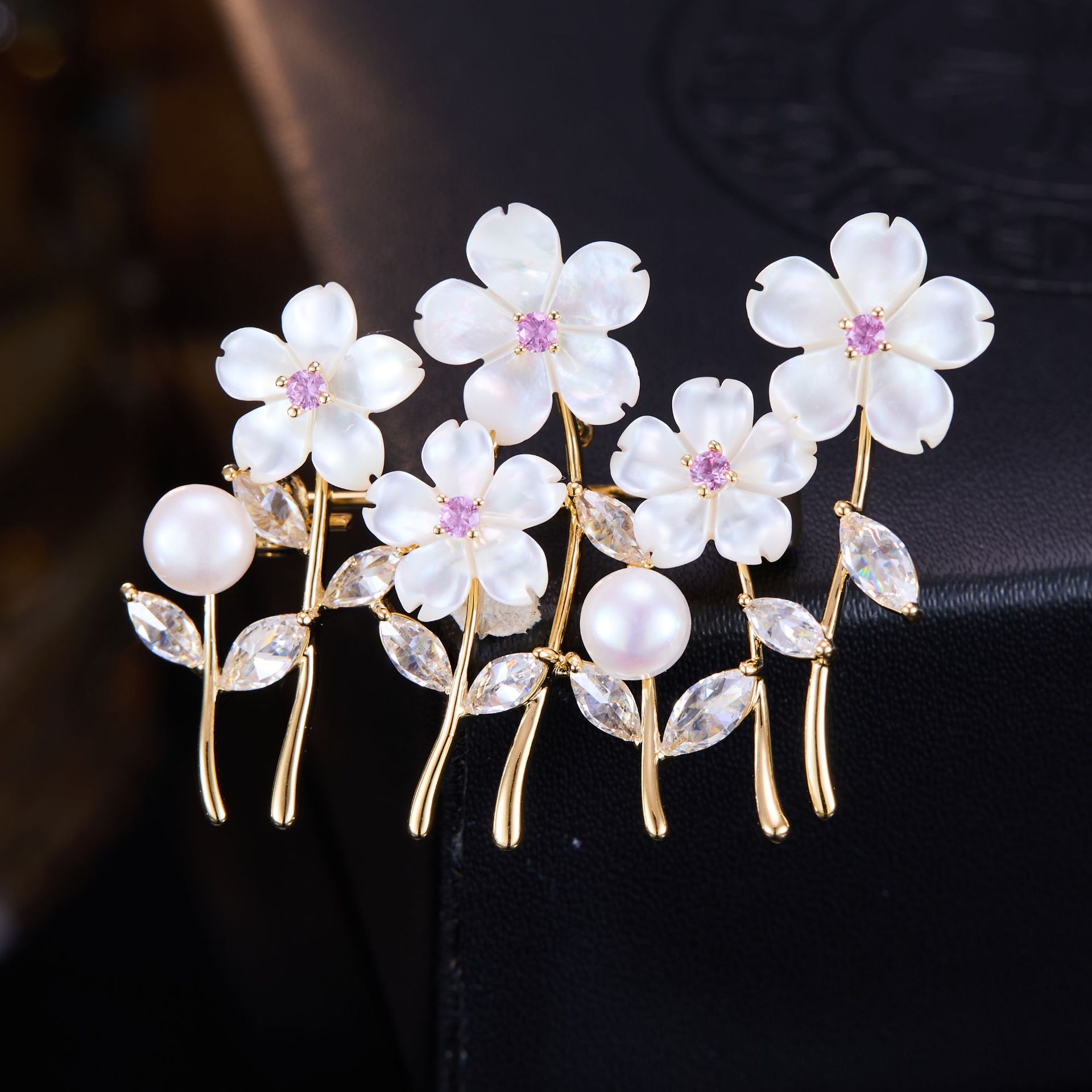 Women Accessories Bouquet - أوكيلي دبوس زهرة الكرز الأبيض الأنيق