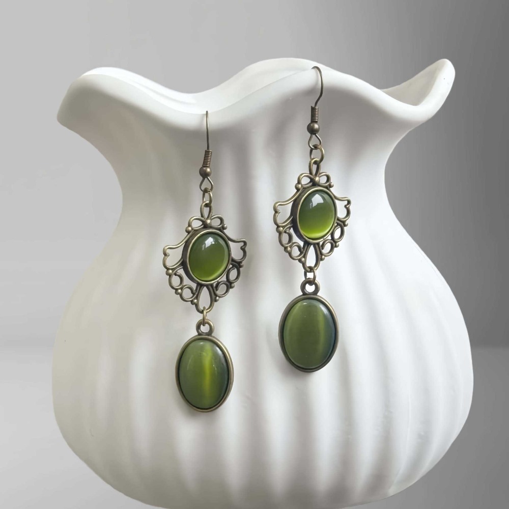Women'S Victorian Era Accessories - أقراط متدلية من العقيق الأخضر بتصميم