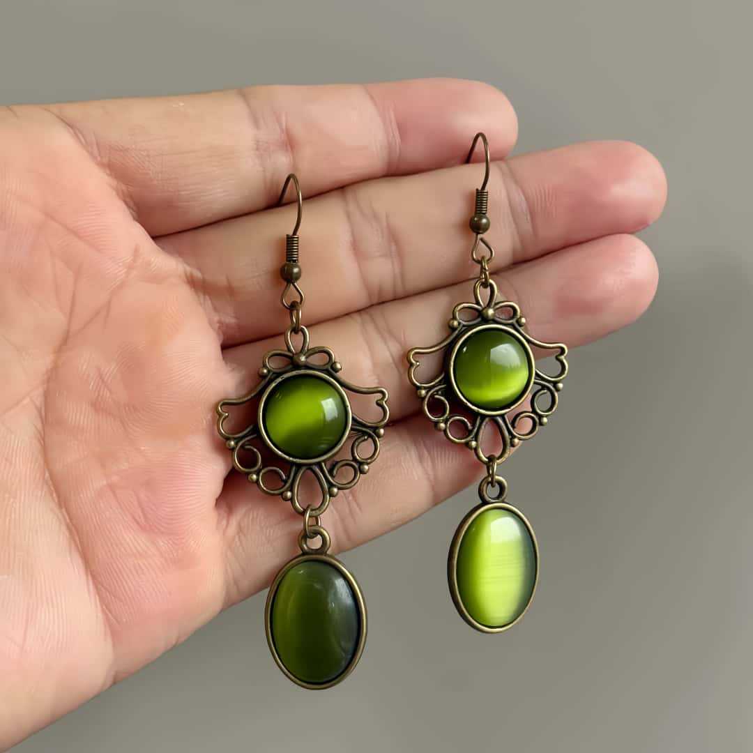 Women'S Victorian Era Accessories - أقراط متدلية من الأوبال الأخضر بتصميم