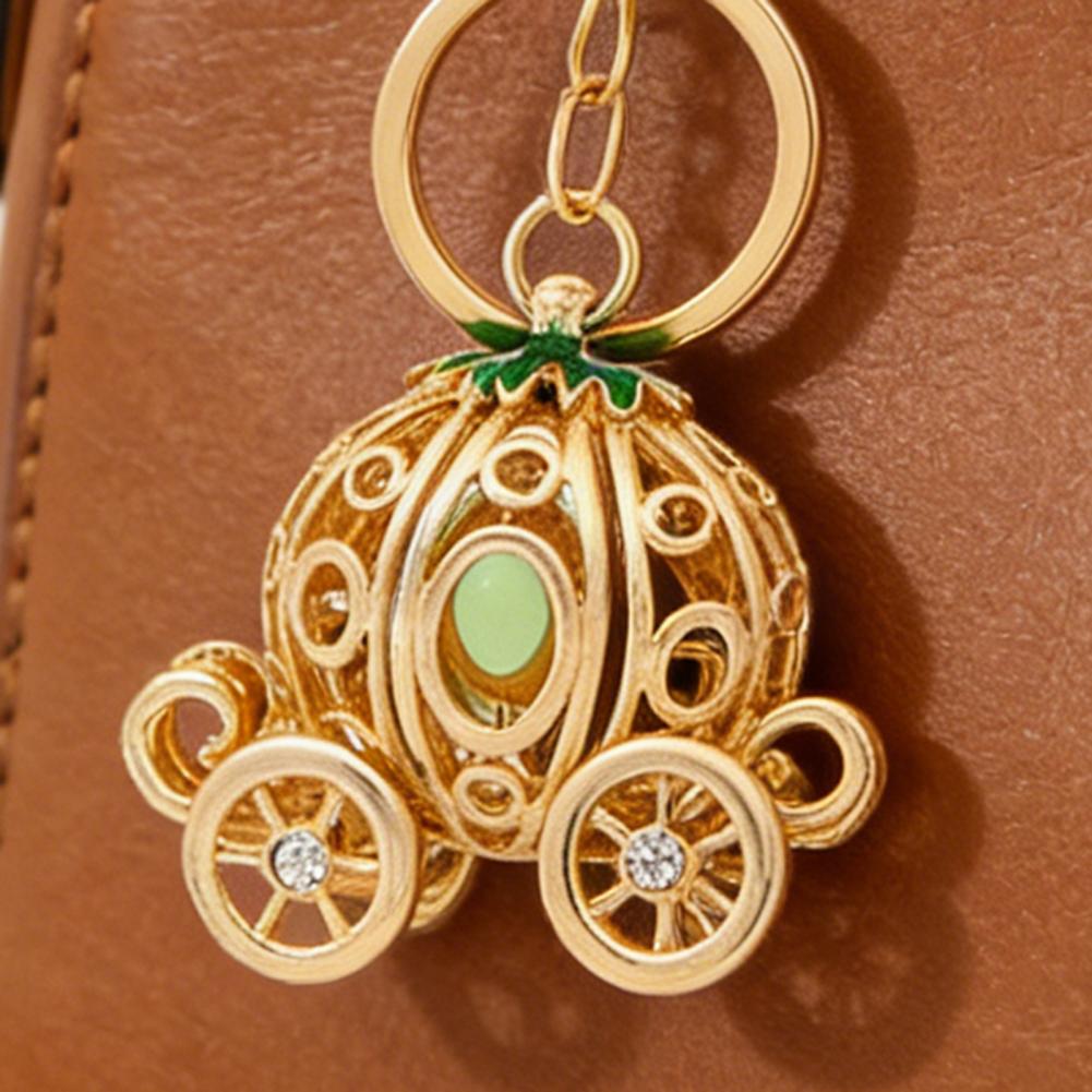 سلسلة مفاتيح على شكل عربة اليق - مراجعة Women'S Accessories Coach وسعره